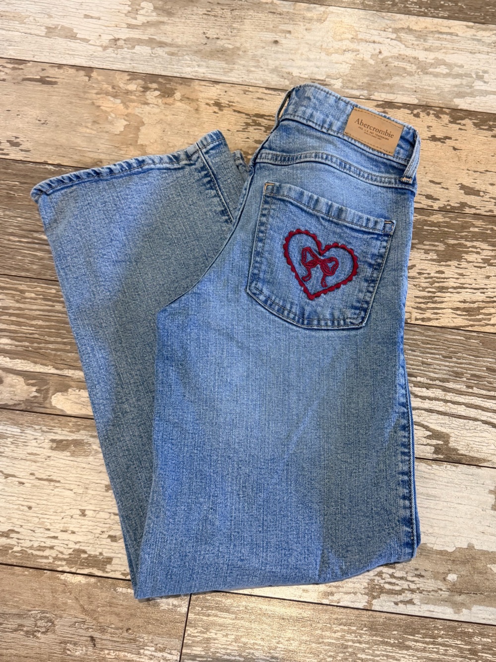 abercrombie kids High Rise Wide Leg Jeans with Red Heart Embroidery Size 9/10
